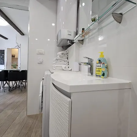 Cherry - Old Town Apartment *